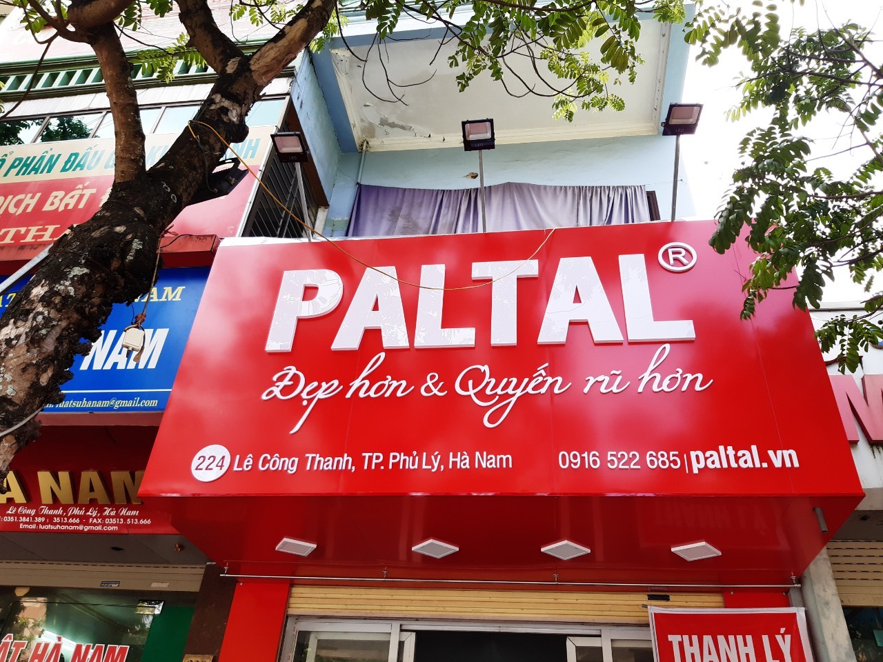 Biển quảng cáo chữ nổi mica là gì?