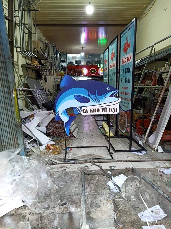 Mẫu biển quảng cáo đứng đẹp hút mắt